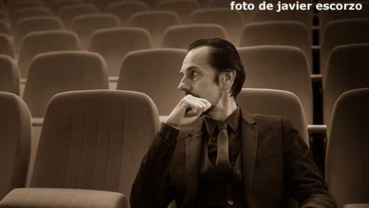 Diego Vasallo da un concierto en el Teatro Victoria Eugenia de Donostia en diciembre 